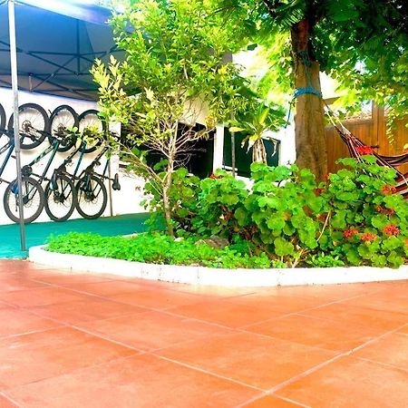 Hostal White House Galapagos Puerto Ayora  Esterno foto