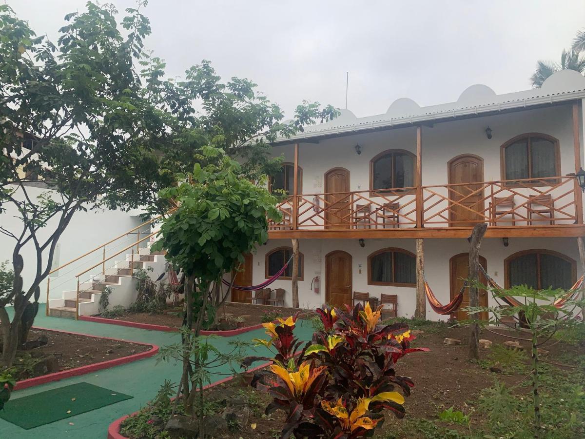 Hostal White House Galapagos Puerto Ayora  Esterno foto