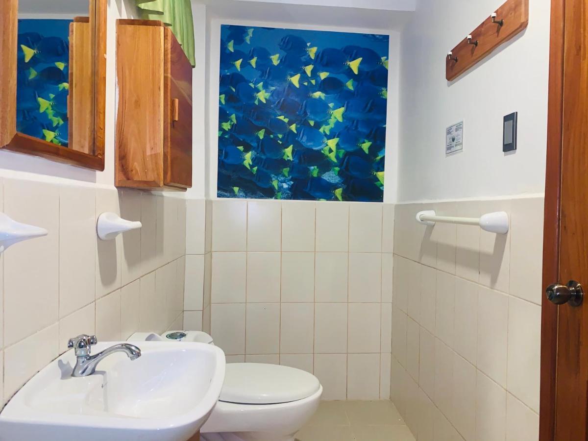 Hostal White House Galapagos Puerto Ayora  Esterno foto