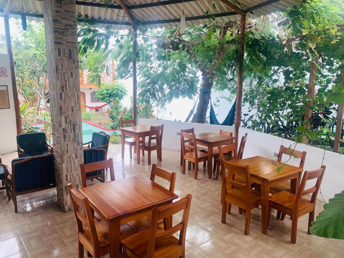 Hostal White House Galapagos Puerto Ayora  Esterno foto