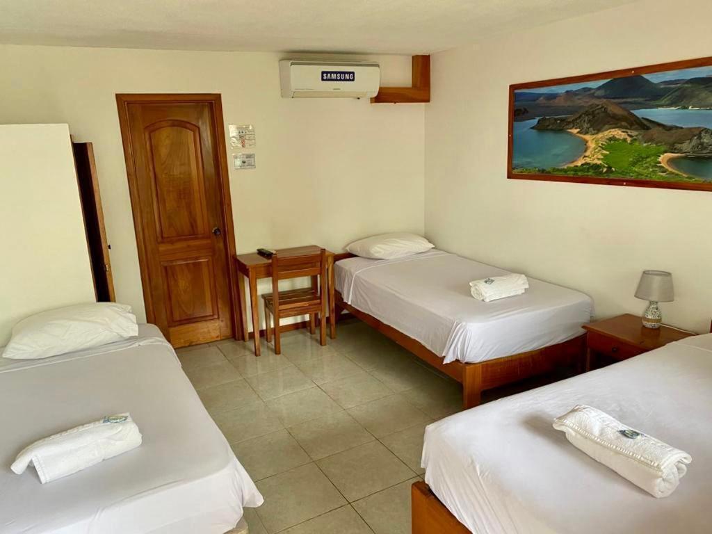 Hostal White House Galapagos Puerto Ayora  Esterno foto