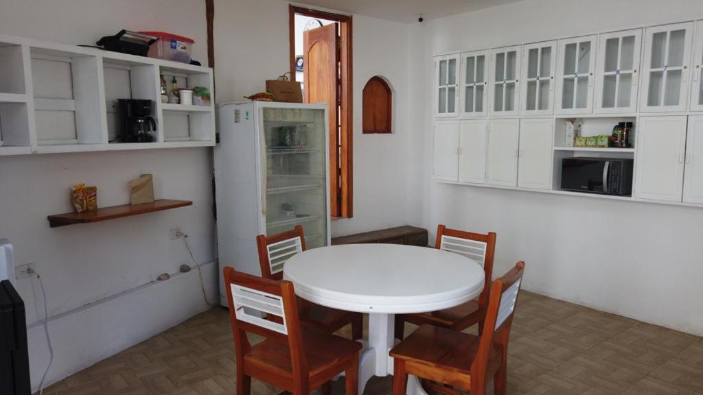 Hostal White House Galapagos Puerto Ayora  Esterno foto