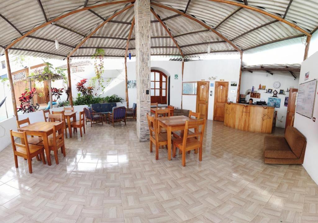 Hostal White House Galapagos Puerto Ayora  Esterno foto