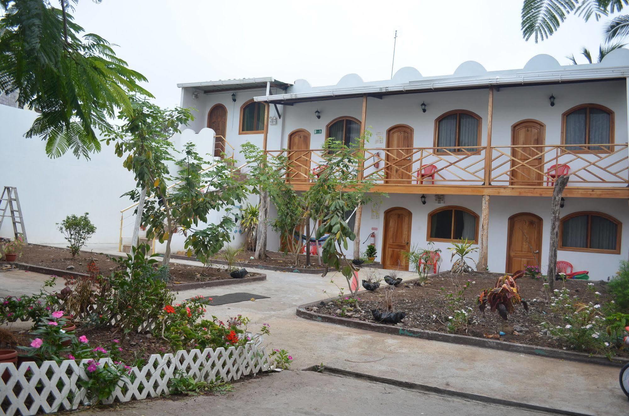 Hostal White House Galapagos Puerto Ayora  Esterno foto