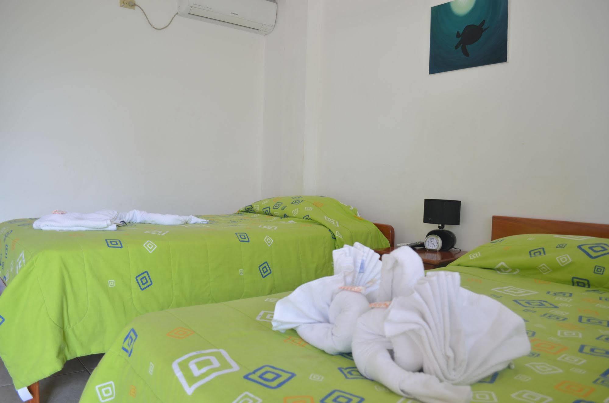 Hostal White House Galapagos Puerto Ayora  Esterno foto