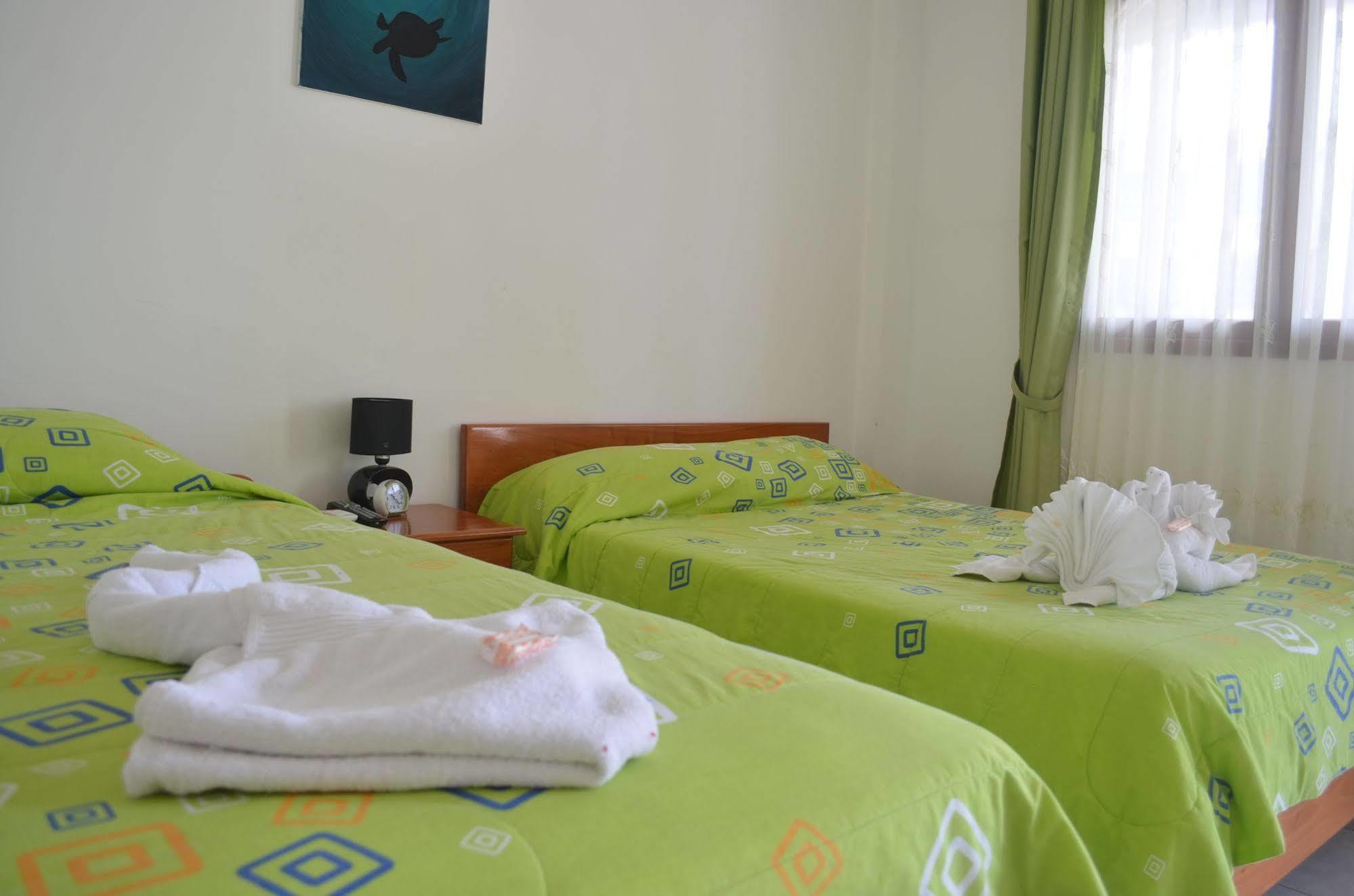 Hostal White House Galapagos Puerto Ayora  Esterno foto