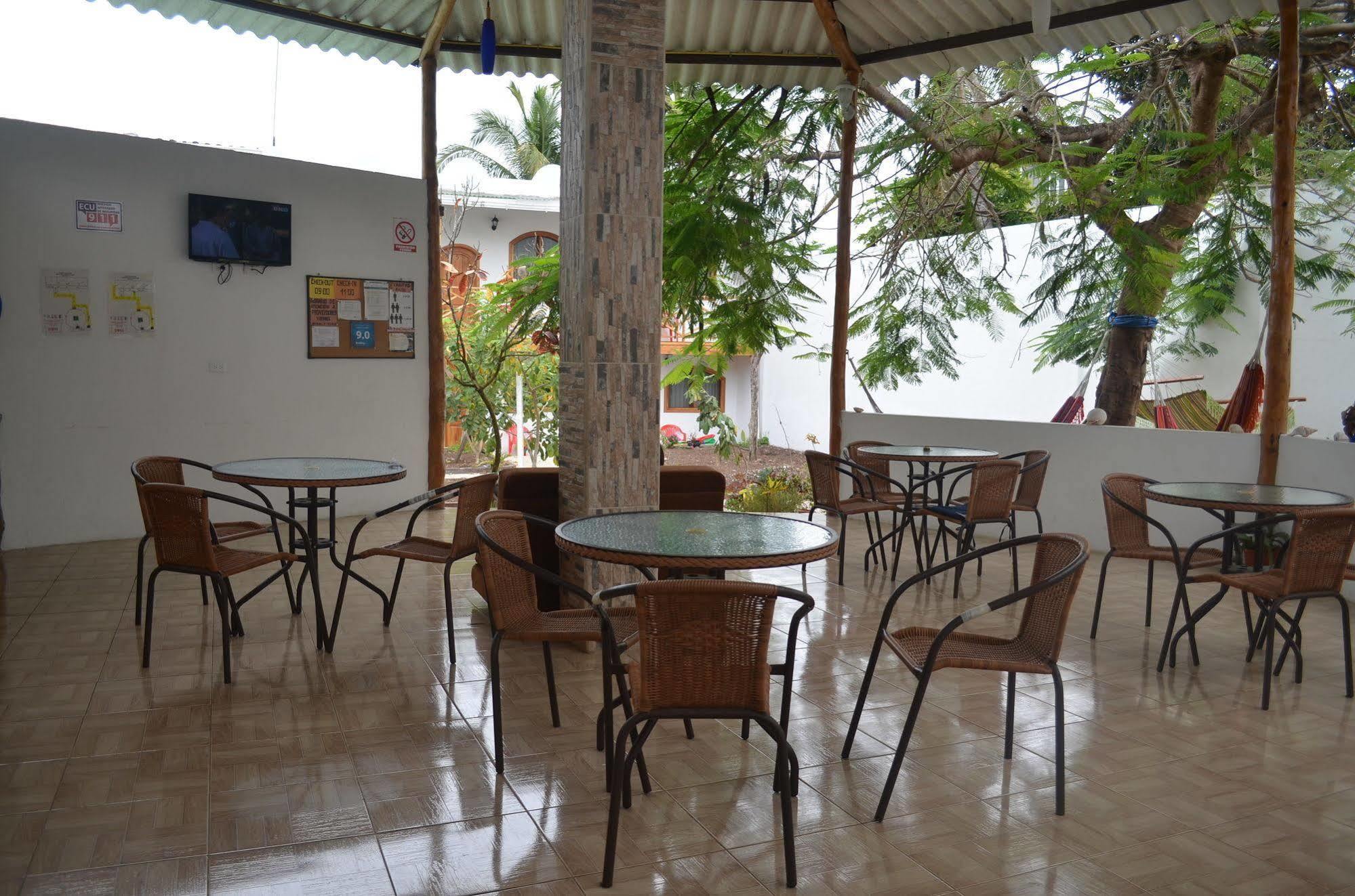 Hostal White House Galapagos Puerto Ayora  Esterno foto