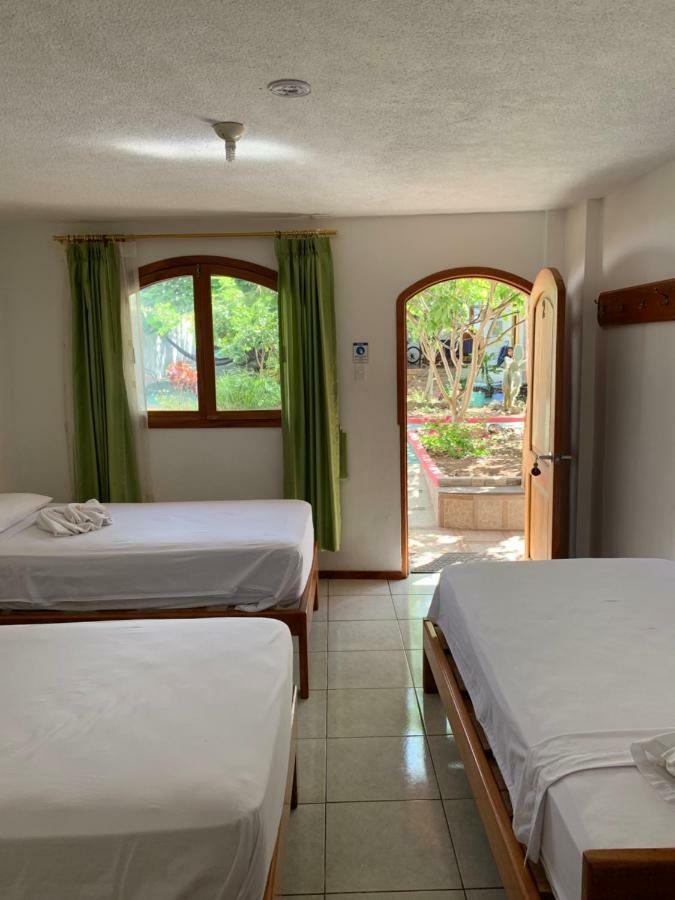 Hostal White House Galapagos Puerto Ayora  Esterno foto